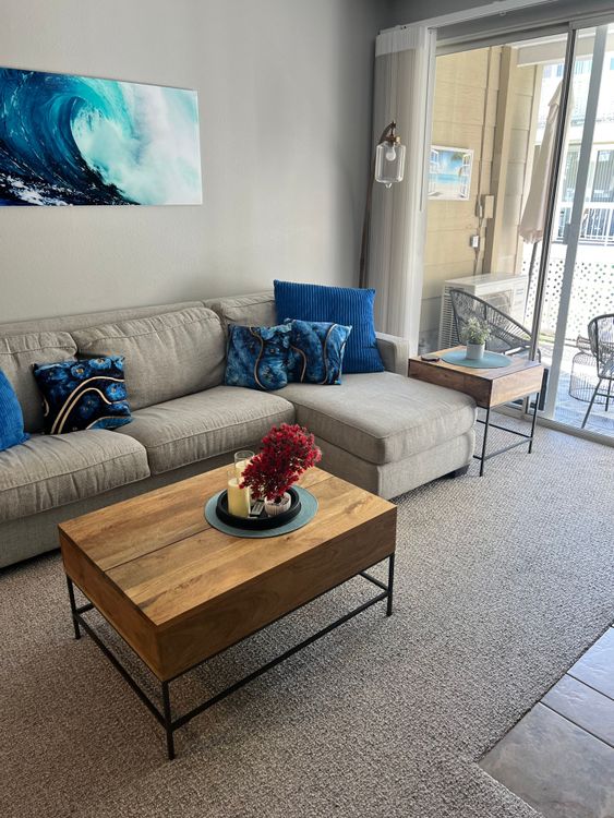 Lift-Top Coffee Table
